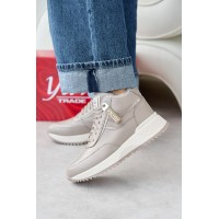 Женские кожаные зимние кроссовки Yuves Блиск бежевые